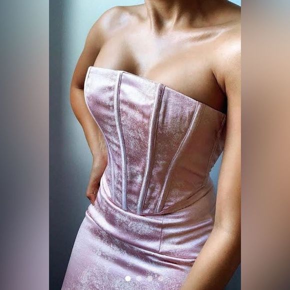 NEW meshki tina strapless corset dress in pink - Picture 4 of 9